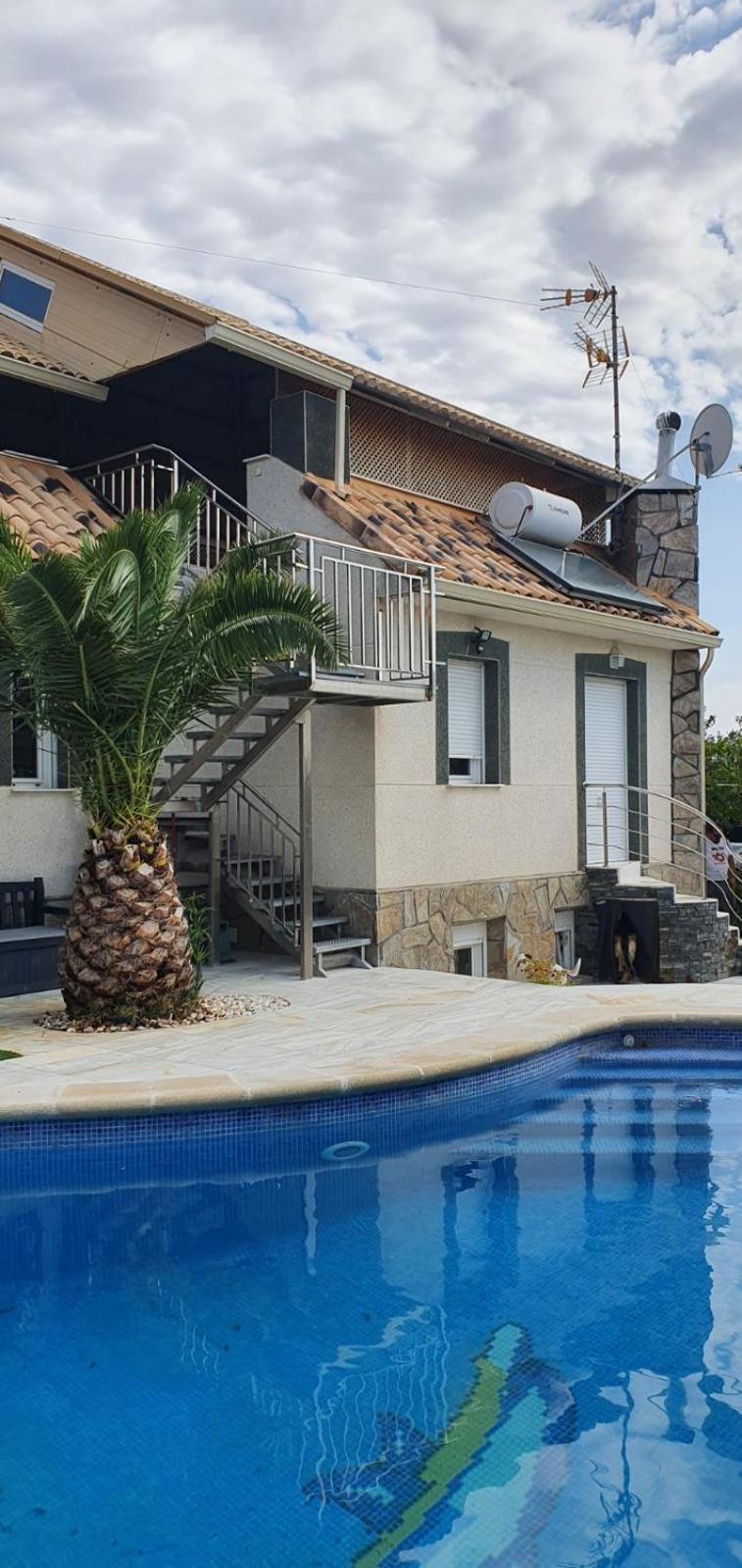 Estupenda Villa En Las Afueras Colmenar de Oreja Kültér fotó